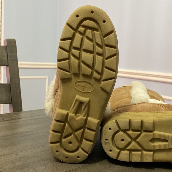 BEARPAW Fleece Lined Boots - Picture 9 of 12